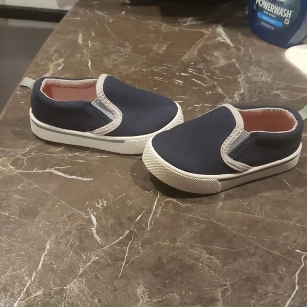 Osh Kosh boys shoes‎